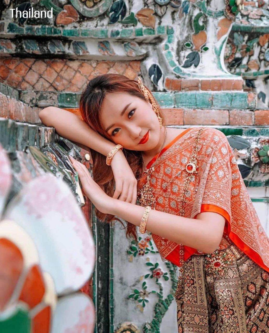 THAILAND 🇹🇭 | The Sbai, Thai dress (ชุดไทย)