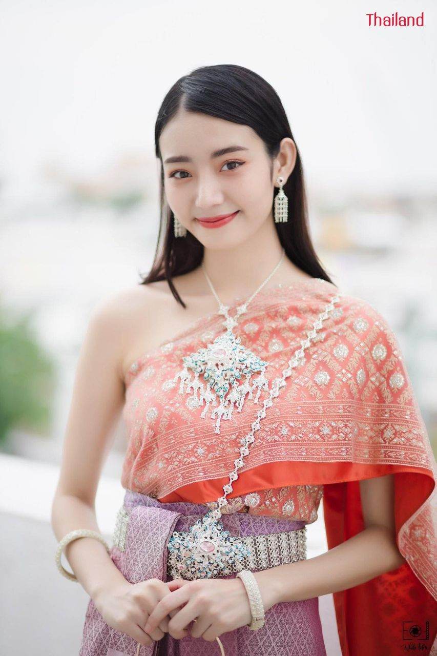 THAILAND 🇹🇭 | The Sbai, Thai dress (ชุดไทย)