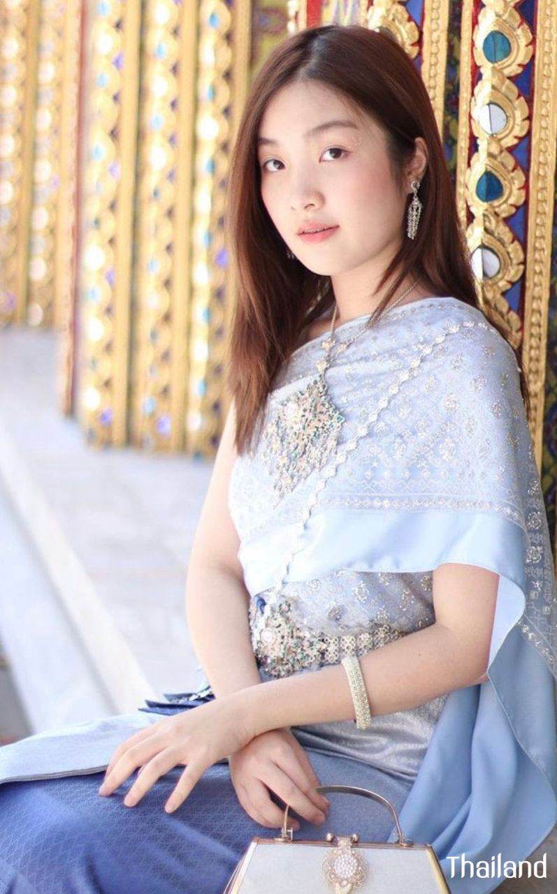 THAILAND 🇹🇭 | The Sbai, Thai dress (ชุดไทย)