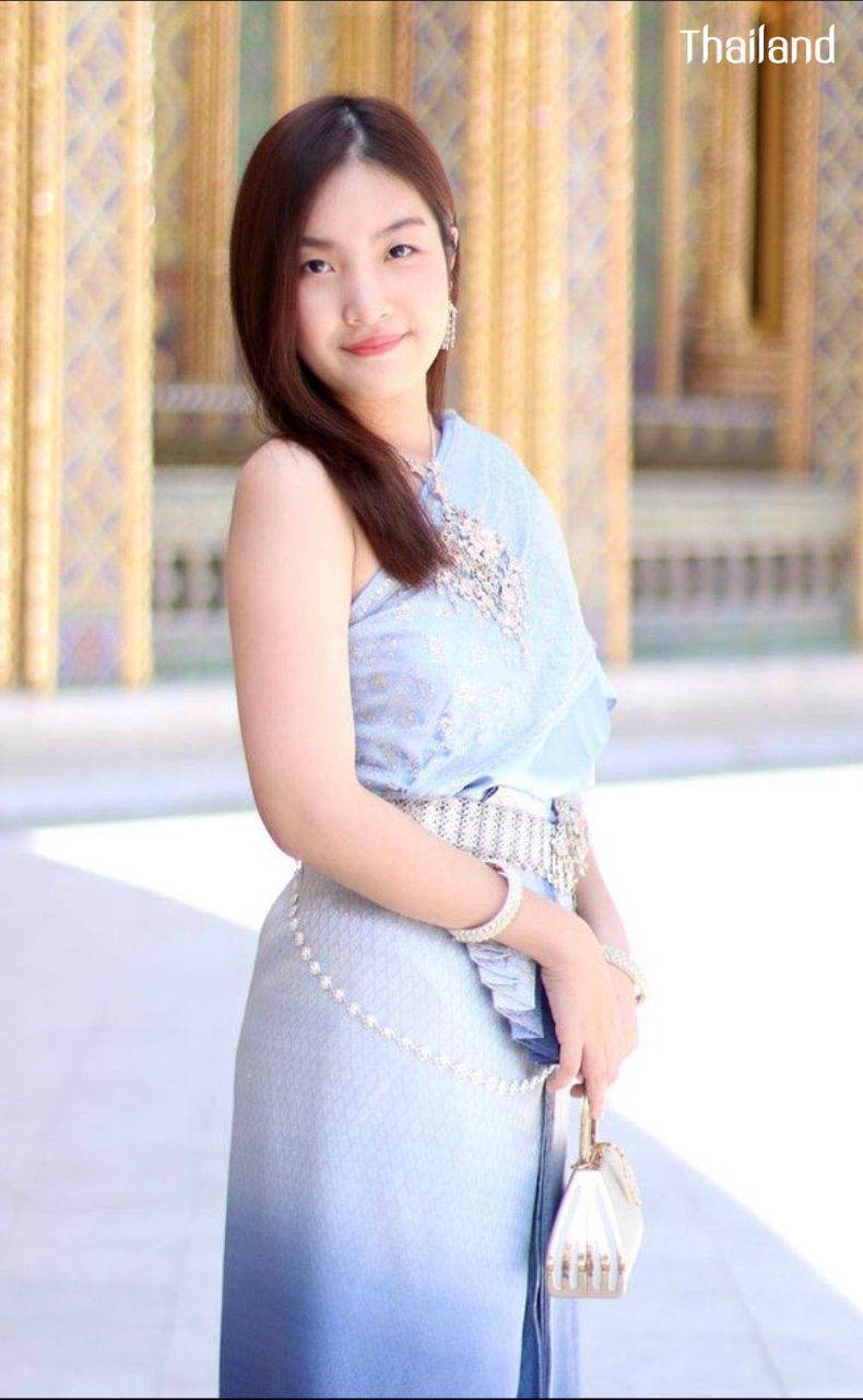 THAILAND 🇹🇭 | The Sbai, Thai dress (ชุดไทย)