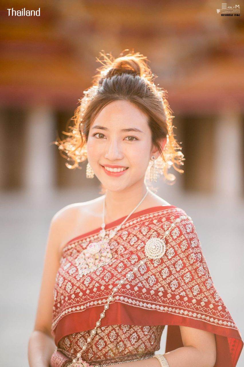 THAILAND 🇹🇭 | The Sbai, Thai dress (ชุดไทย)