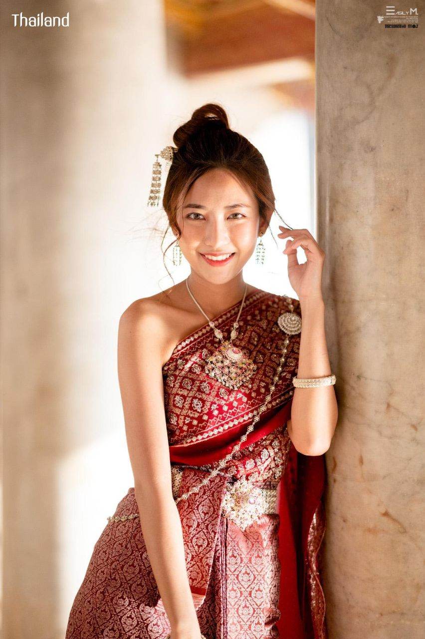 THAILAND 🇹🇭 | The Sbai, Thai dress (ชุดไทย)