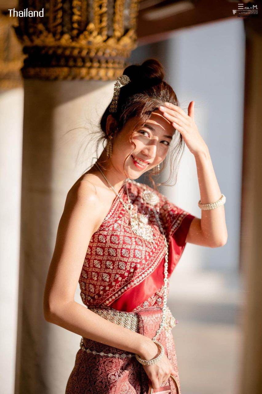 THAILAND 🇹🇭 | The Sbai, Thai dress (ชุดไทย)