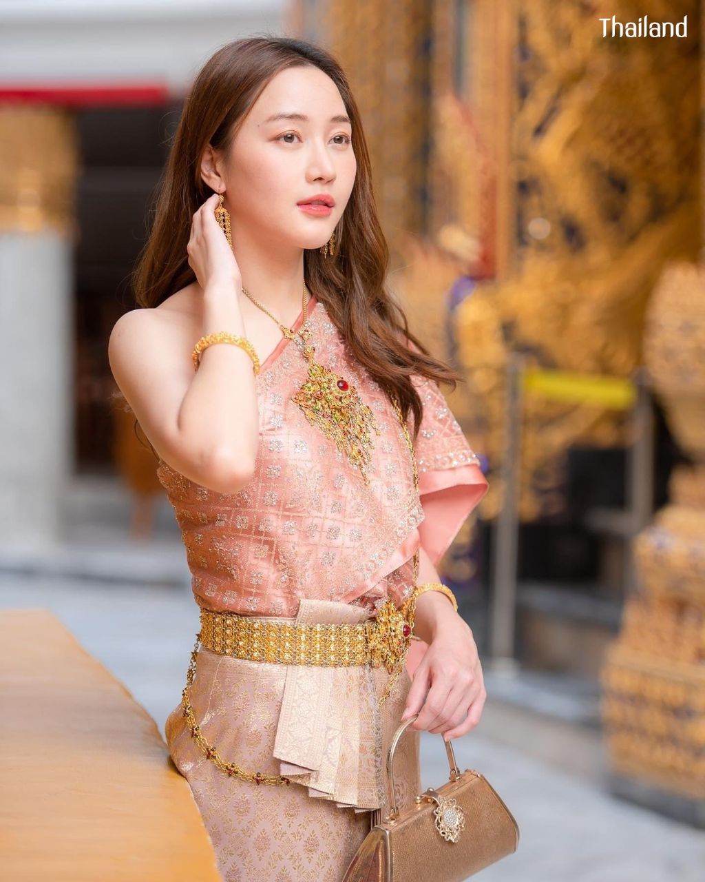 THAILAND 🇹🇭 | The Sbai, Thai dress (สไบ-ชุดไทย)