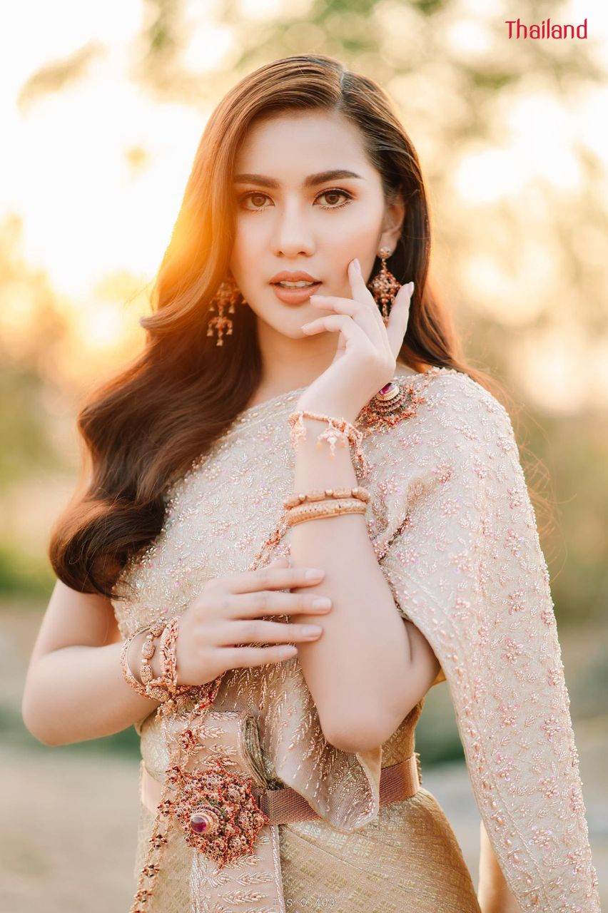 THAILAND 🇹🇭 | The Sbai, Thai dress (สไบ-ชุดไทย)
