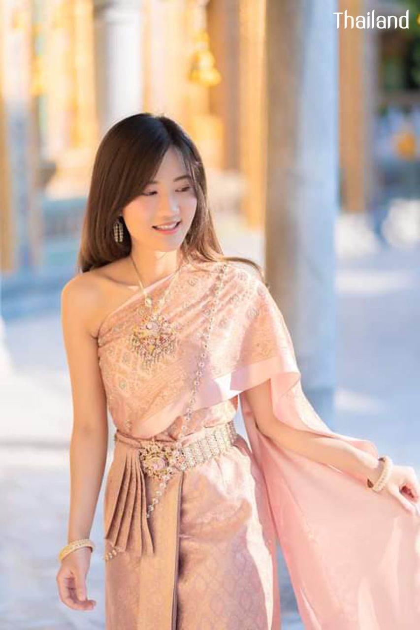 THAILAND 🇹🇭 | The Sbai, Thai dress (สไบ-ชุดไทย)