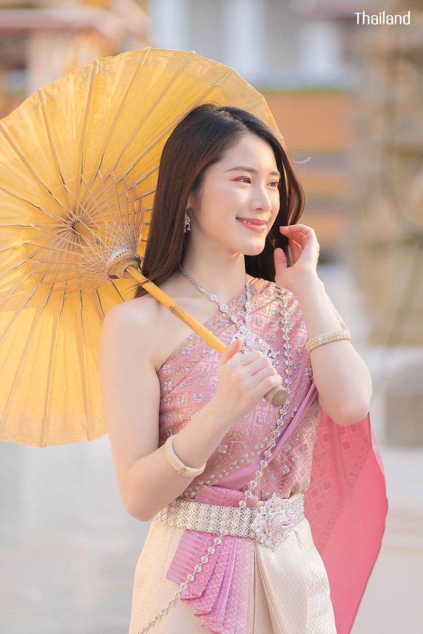 THAILAND 🇹🇭 | The Sbai, Thai dress (สไบ-ชุดไทย)