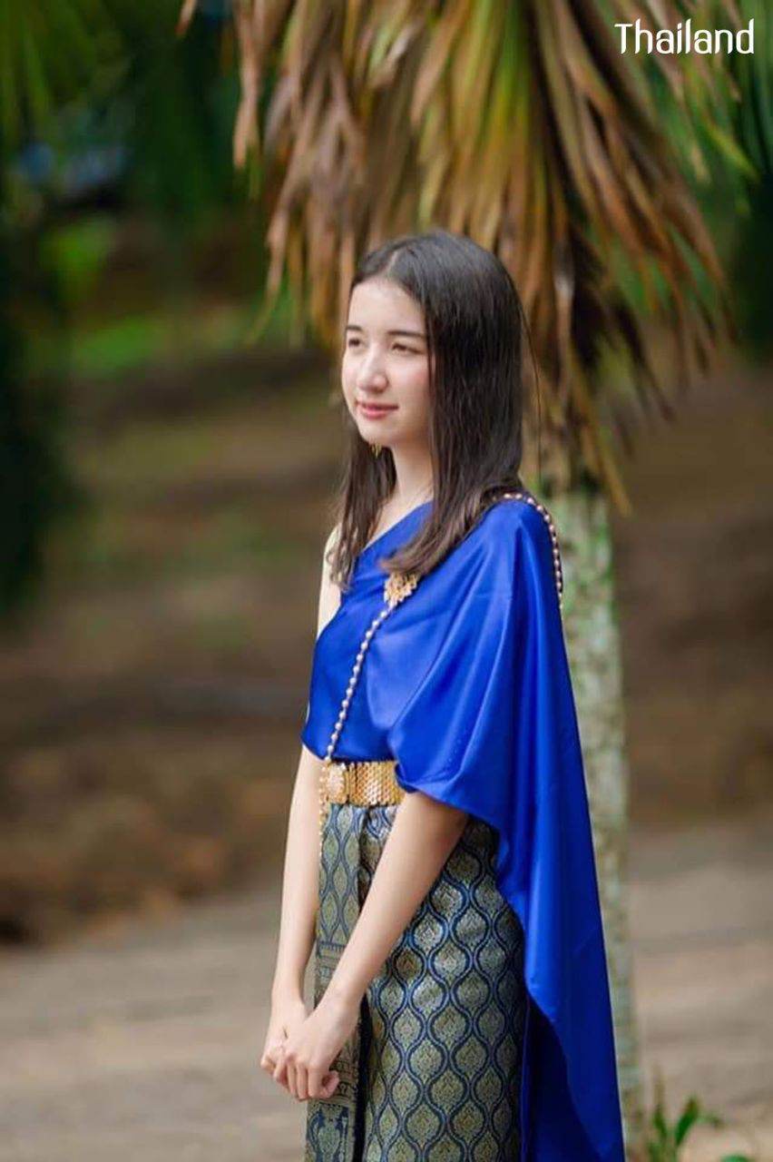 THAILAND 🇹🇭 | The Sbai, Thai dress (สไบ-ชุดไทย)