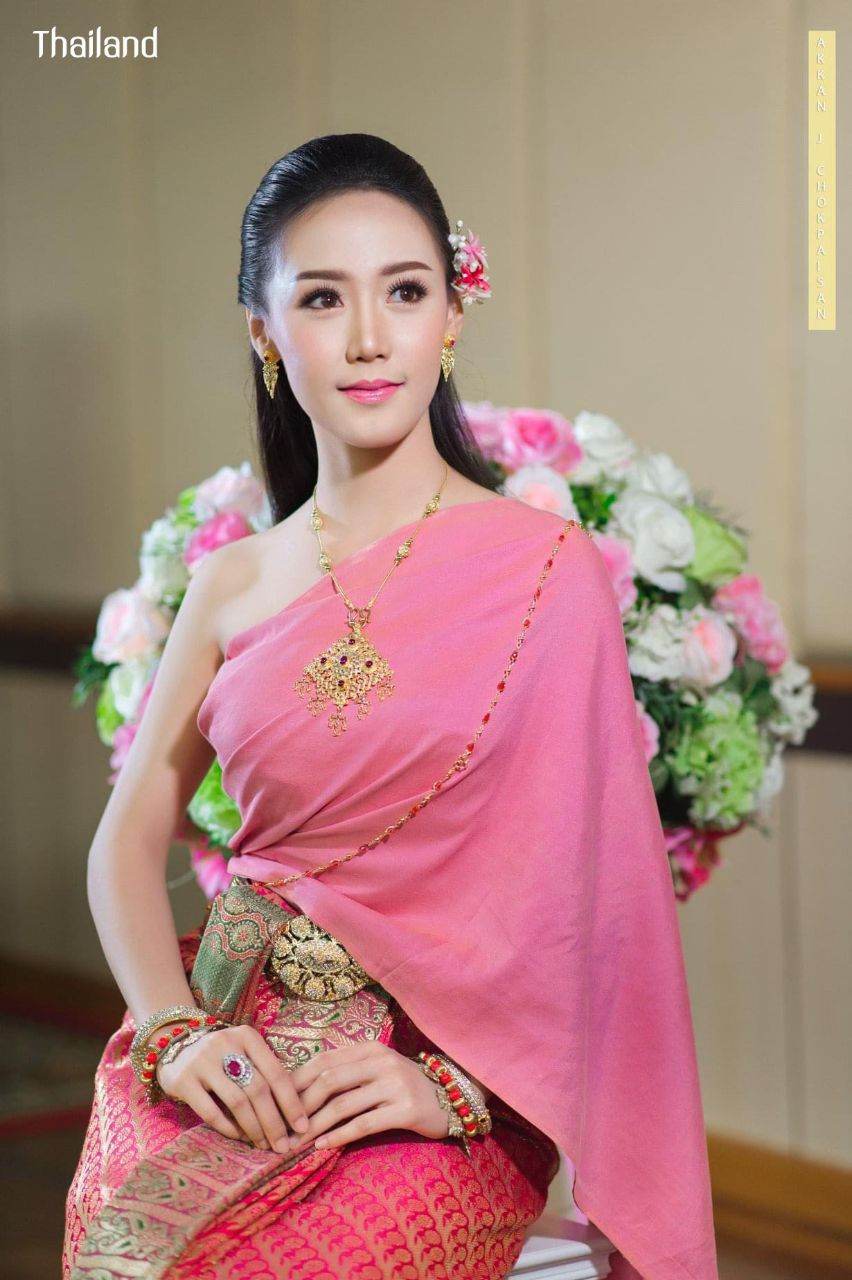 THAILAND 🇹🇭 | The Sbai, Thai dress (สไบ-ชุดไทย)