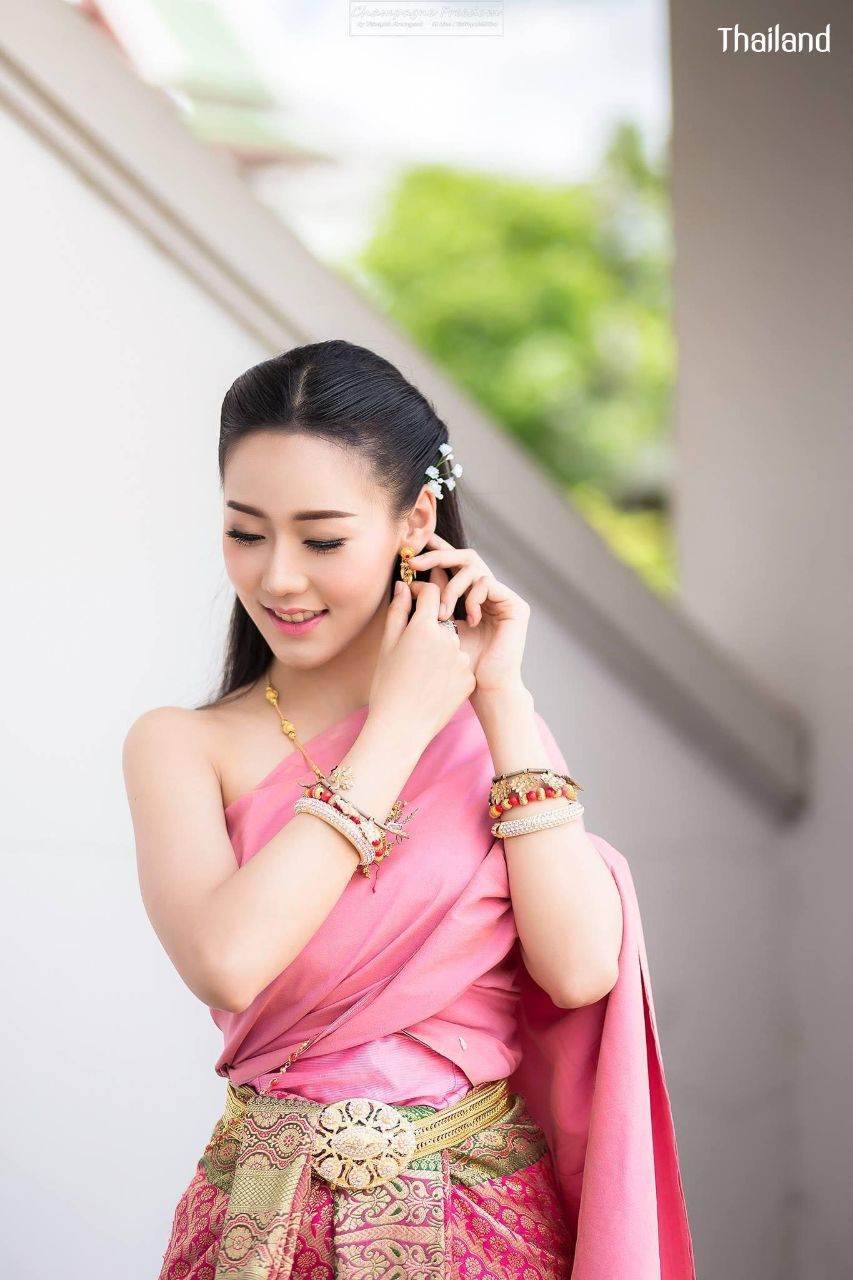 THAILAND 🇹🇭 | The Sbai, Thai dress (สไบ-ชุดไทย)