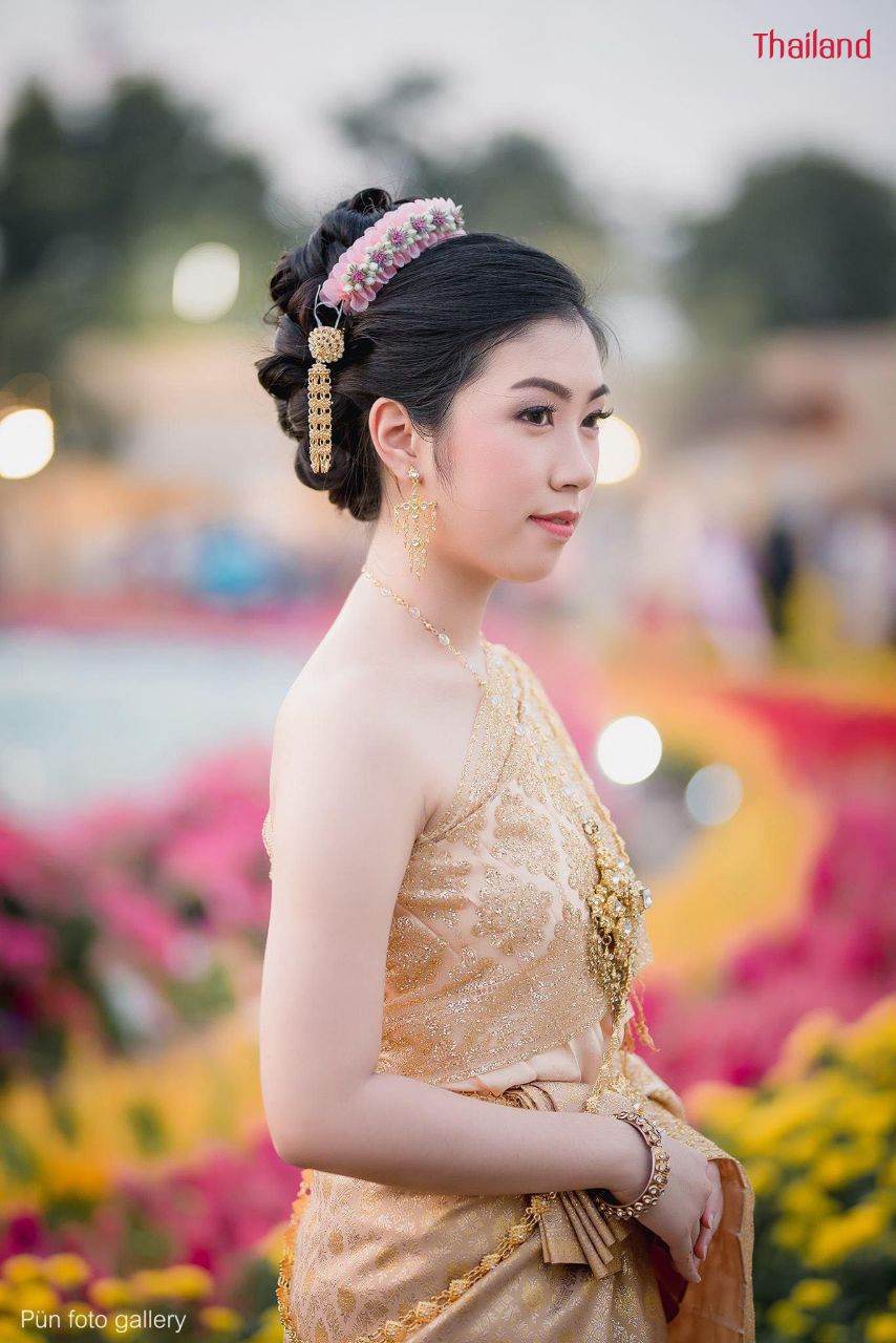 THAILAND 🇹🇭 | The Sbai, Thai dress (สไบ-ชุดไทย)
