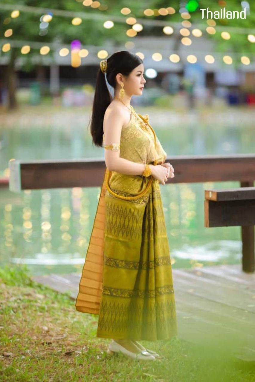 THAILAND 🇹🇭 | The Sbai, Thai dress (สไบ-ชุดไทย)