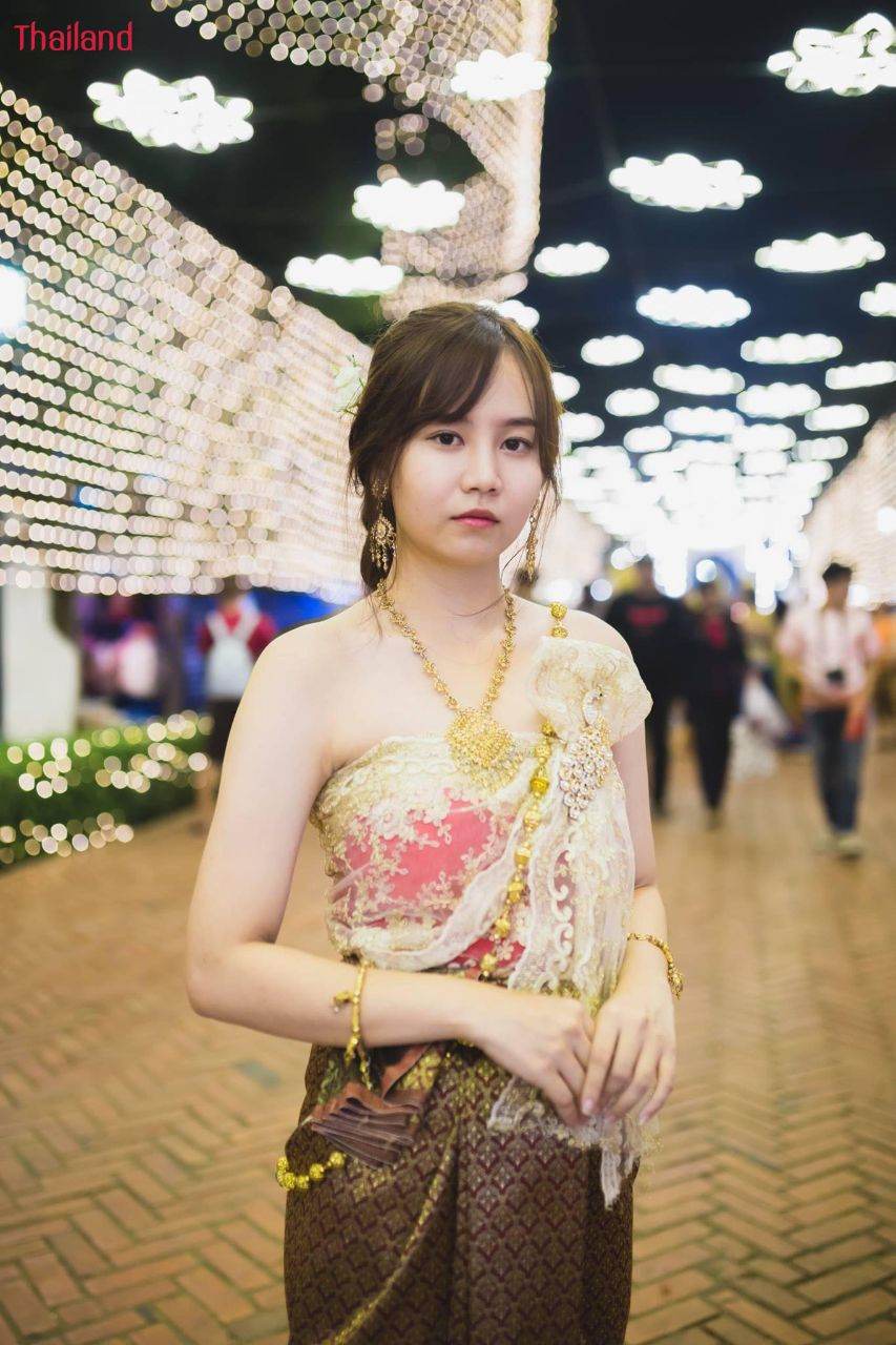 THAILAND 🇹🇭 | The Sbai, Thai dress (สไบ-ชุดไทย)