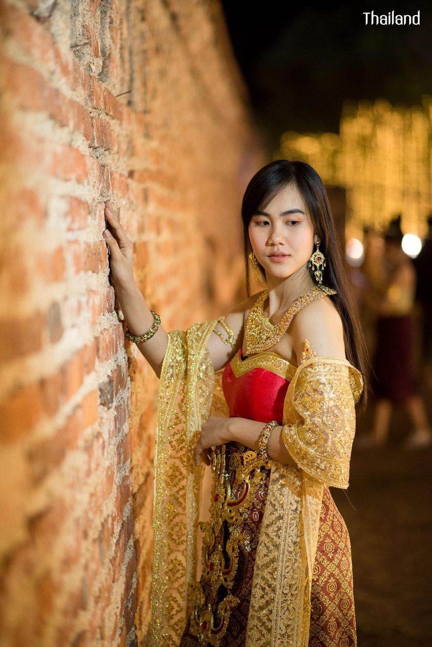 THAILAND 🇹🇭 | The Sbai, Thai dress (สไบ-ชุดไทย)
