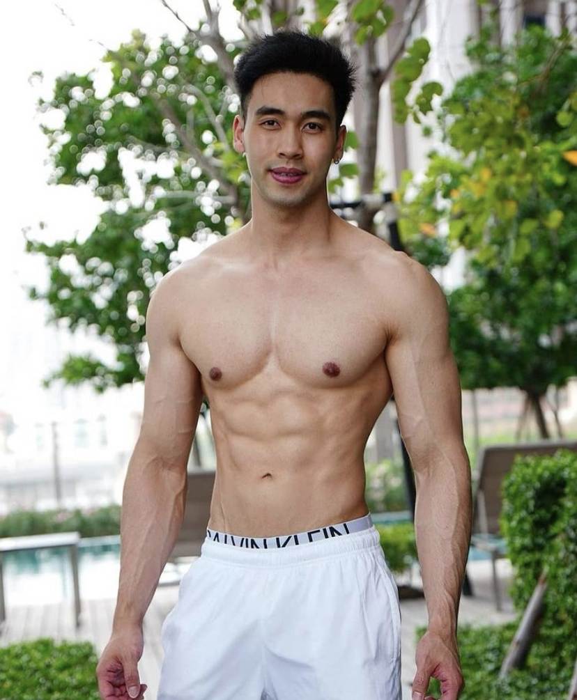 ถอดโชว์เรือนร่าง 2701