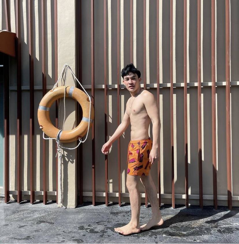 ถอดโชว์เรือนร่าง 2703