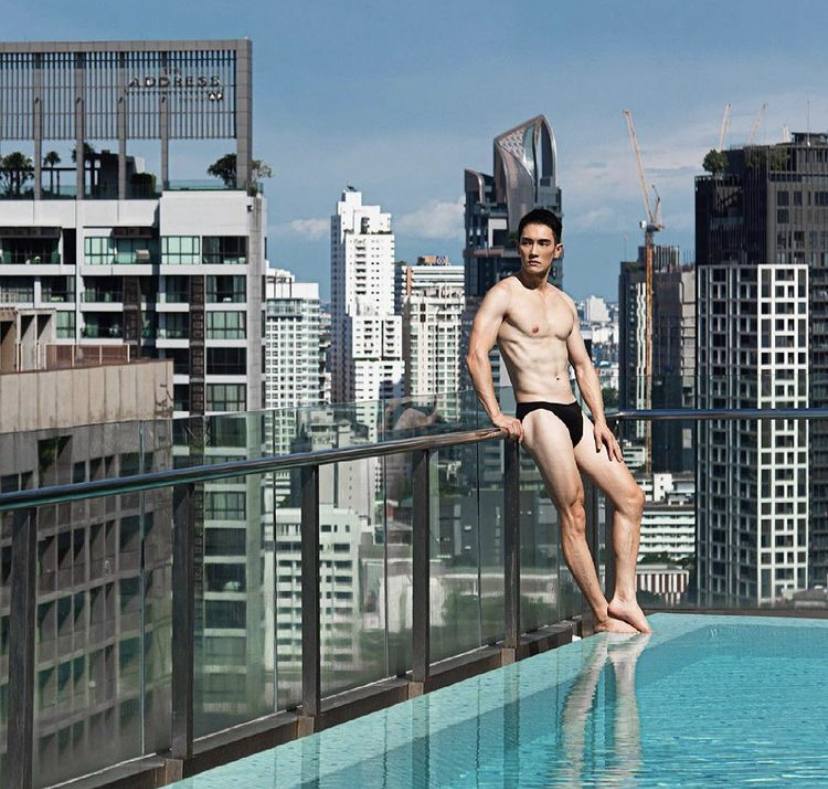 ถอดโชว์เรือนร่าง 2704