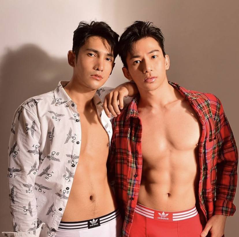 ถอดโชว์เรือนร่าง 2704