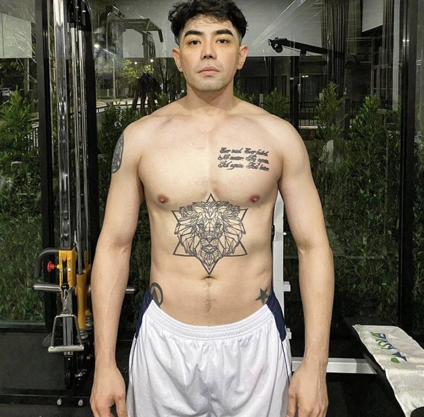 ถอดโชว์เรือนร่าง 2705