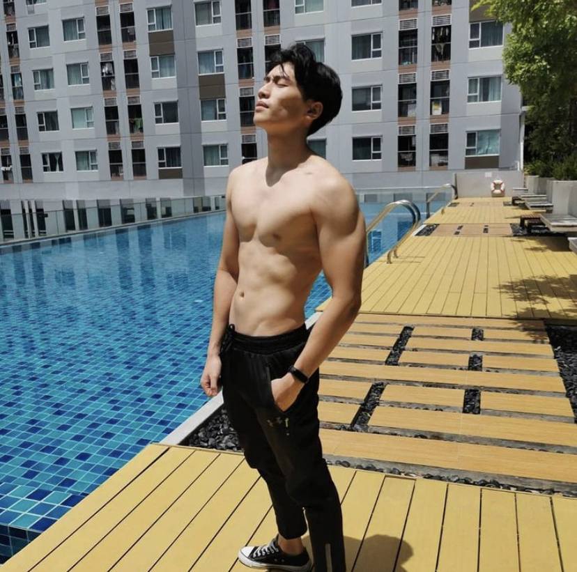 ถอดโชว์เรือนร่าง 2705