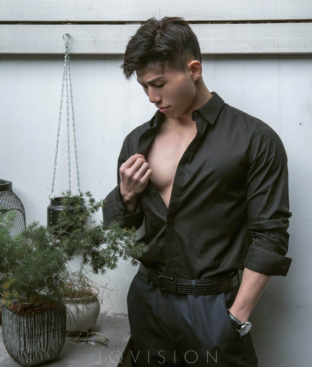 หนุ่มหล่อขึ้นปก 961