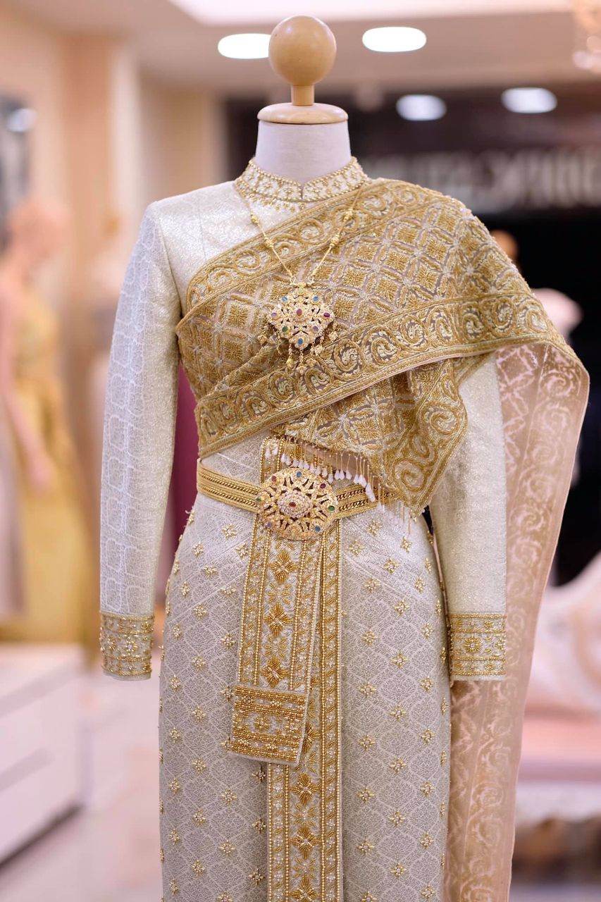 ชุดไทยศิวาลัย | Thai Siwalai Dress, Thai National Costume