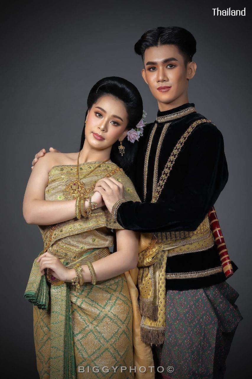 THAILAND 🇹🇭 | Thai dance: ขุนแผนฟันม่าน