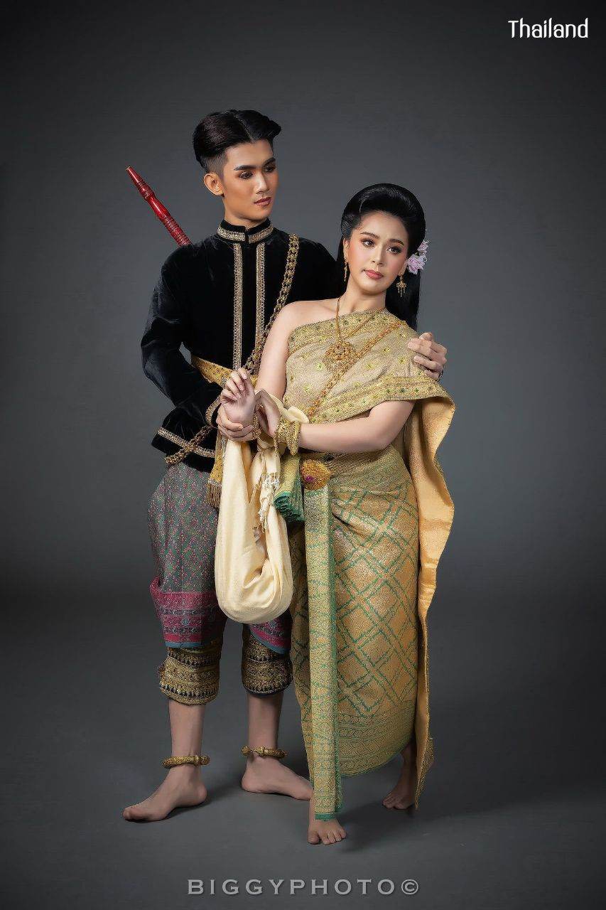 THAILAND 🇹🇭 | Thai dance: ขุนแผนฟันม่าน
