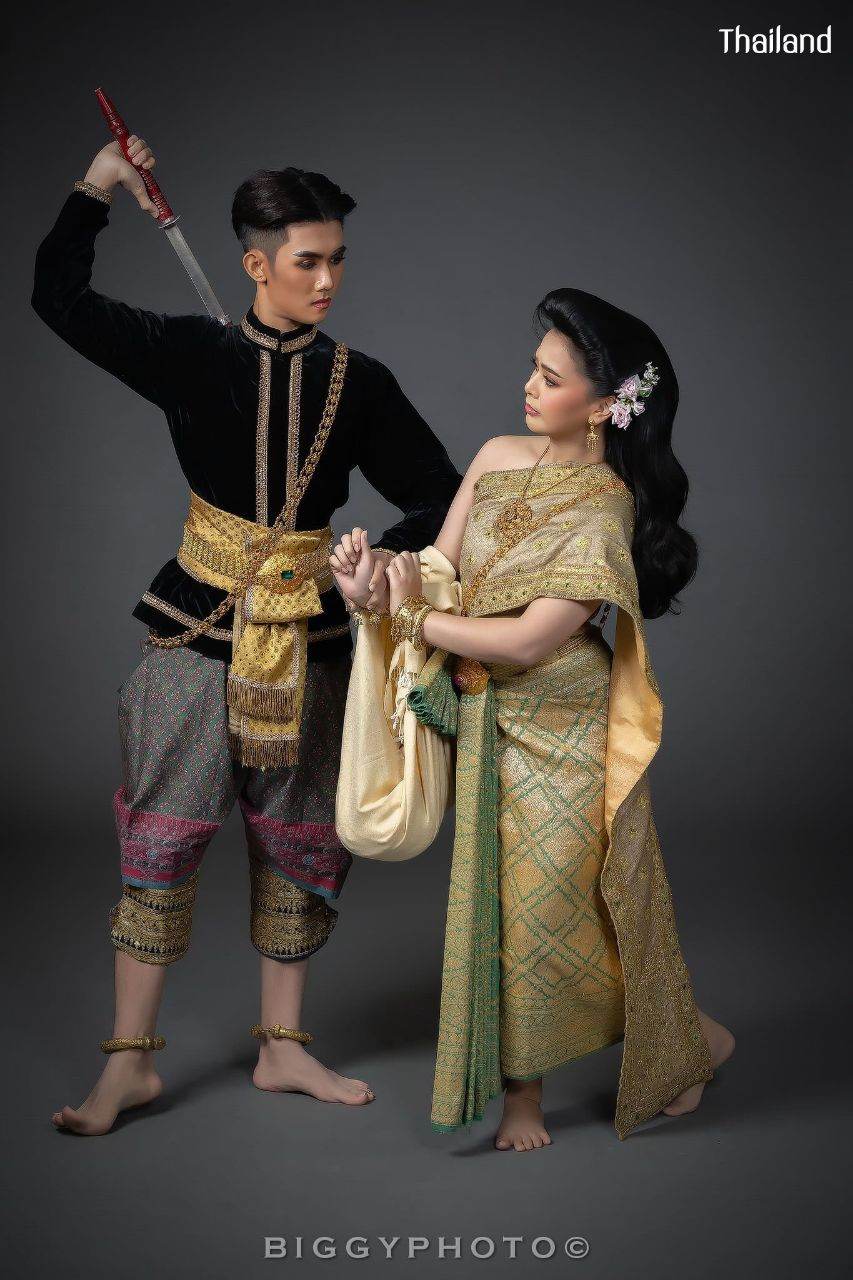 THAILAND 🇹🇭 | Thai dance: ขุนแผนฟันม่าน