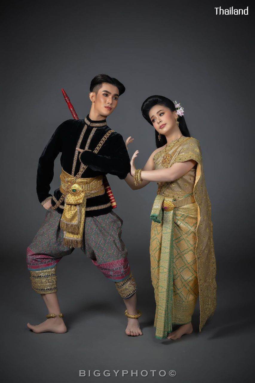 THAILAND 🇹🇭 | Thai dance: ขุนแผนฟันม่าน