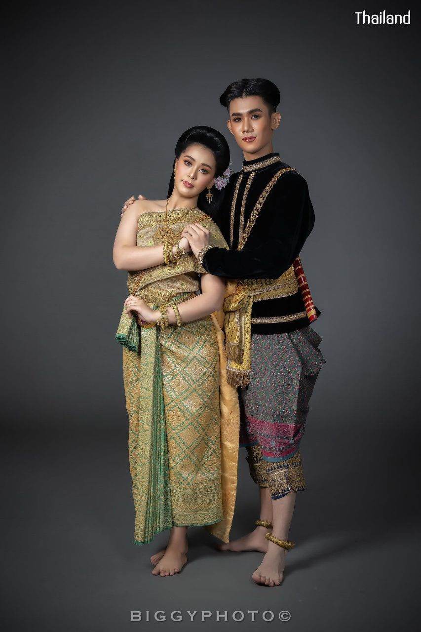 THAILAND 🇹🇭 | Thai dance: ขุนแผนฟันม่าน