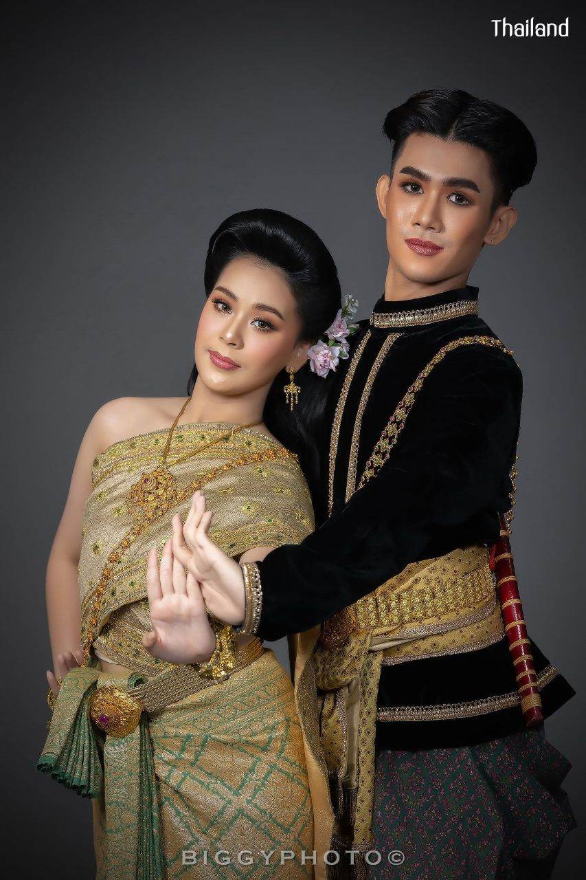 THAILAND 🇹🇭 | Thai dance: ขุนแผนฟันม่าน