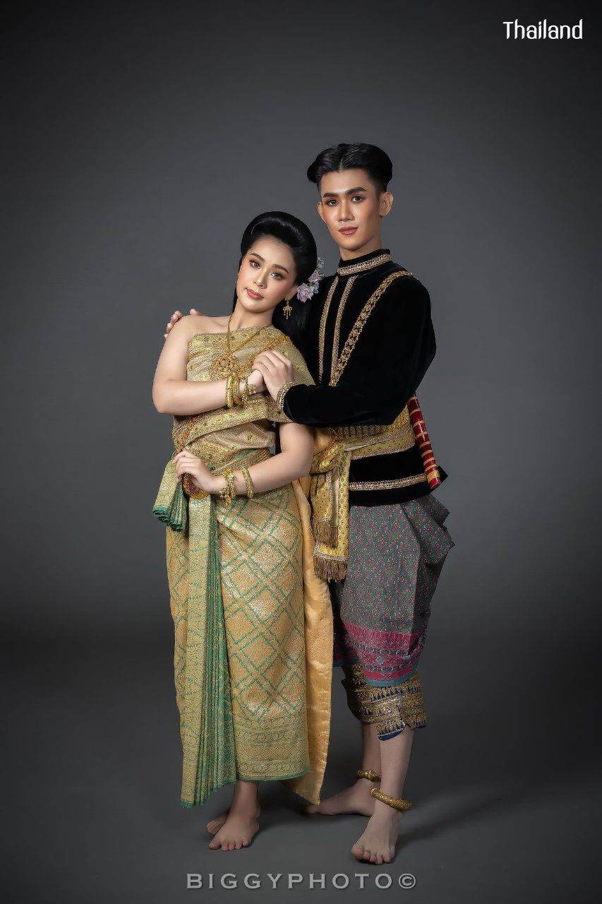 THAILAND 🇹🇭 | Thai dance: ขุนแผนฟันม่าน