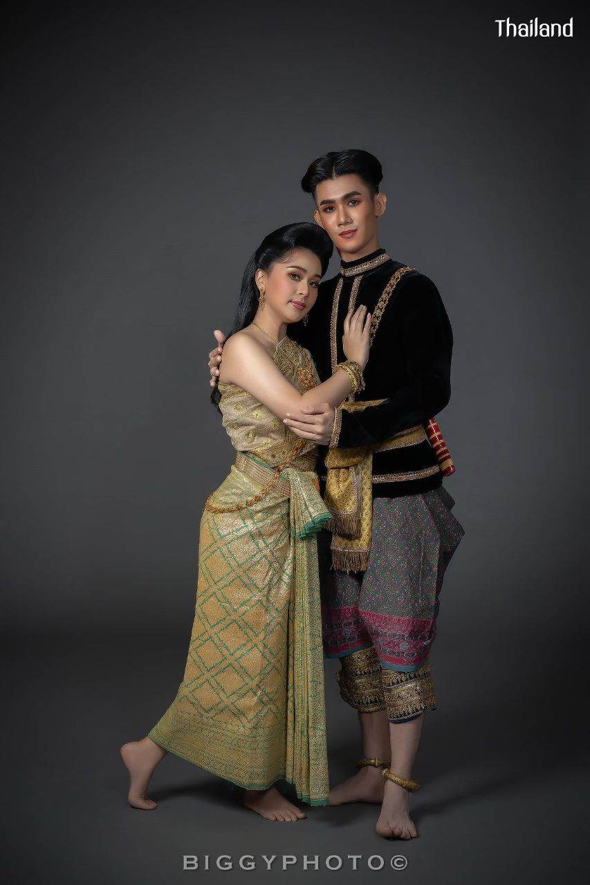 THAILAND 🇹🇭 | Thai dance: ขุนแผนฟันม่าน