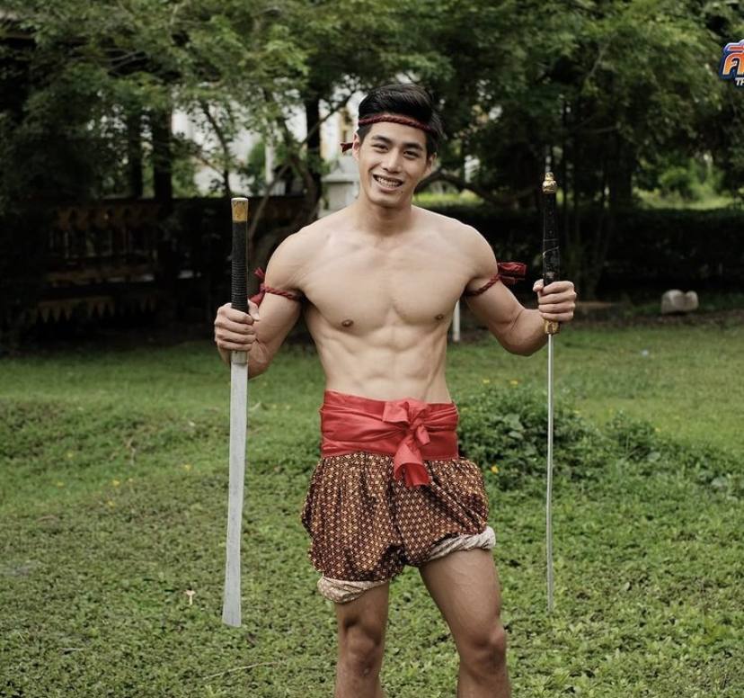 รักพี่เสียดายน้อง ฝาแฝดโป้งปั้น