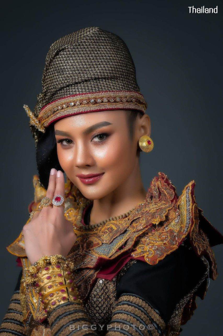 THAILAND 🇹🇭 | Thai dance: บุเรงนองตรวจพล