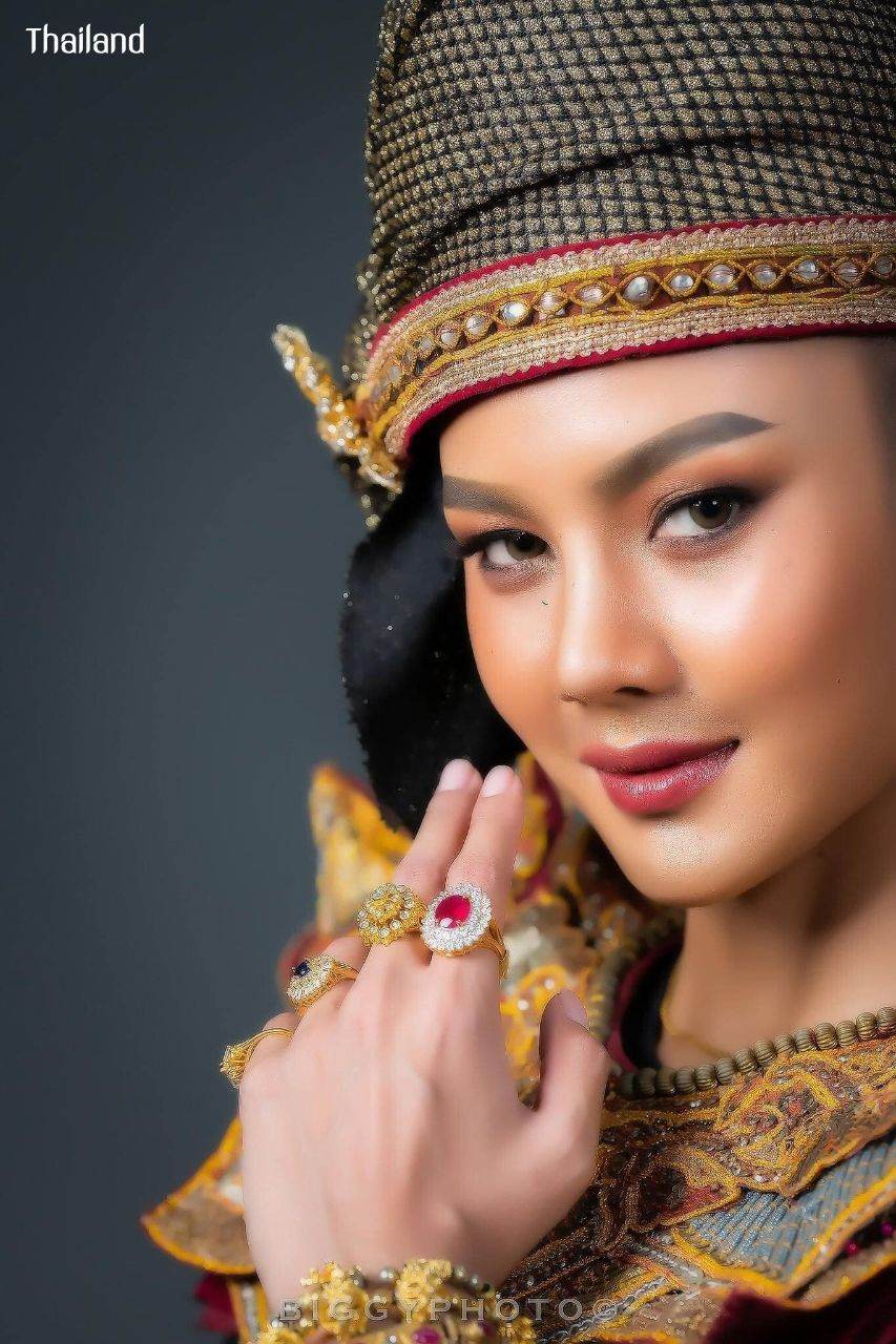 THAILAND 🇹🇭 | Thai dance: บุเรงนองตรวจพล