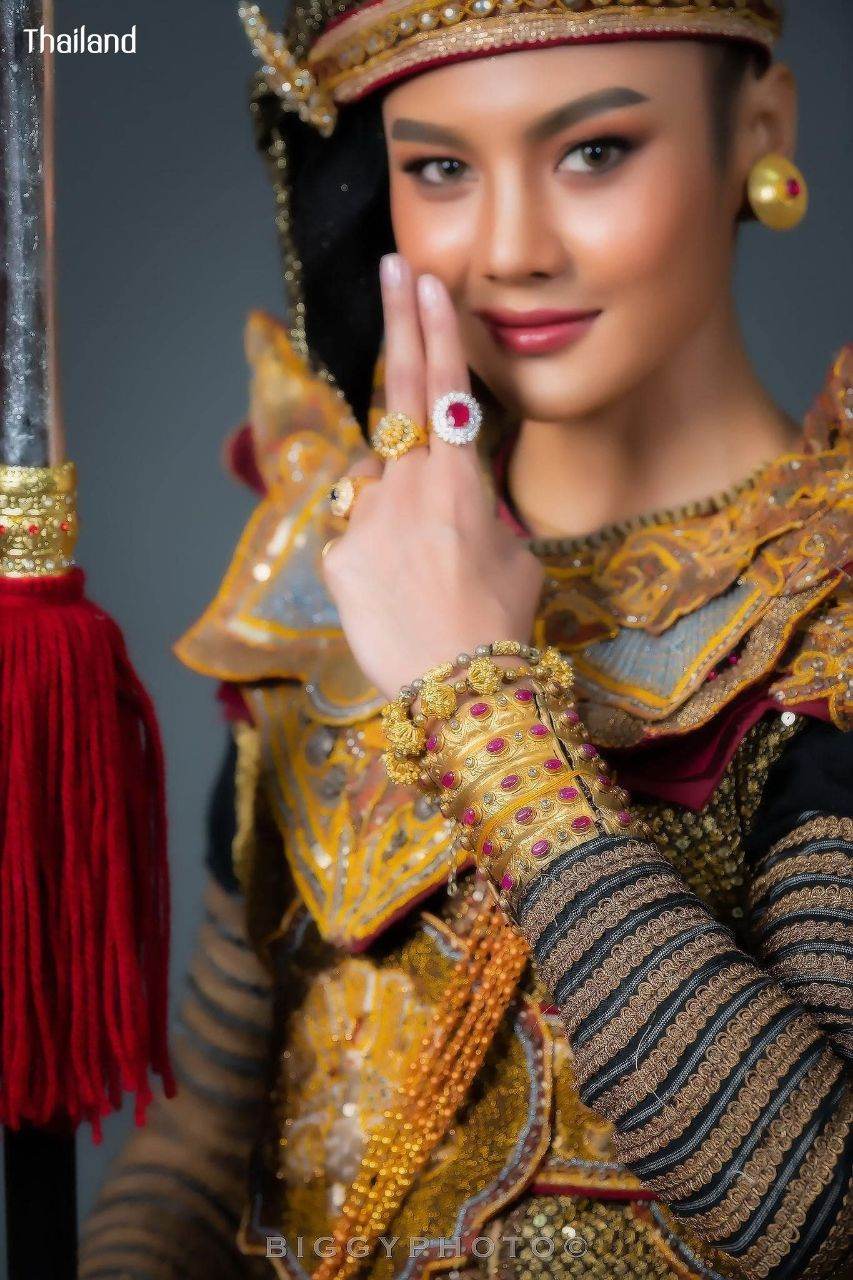 THAILAND 🇹🇭 | Thai dance: บุเรงนองตรวจพล