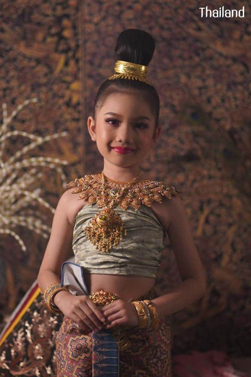 THAILAND 🇹🇭 | The royal costume of the Ayutthaya kingdom, การแต่งกายสมัยอยุธยา