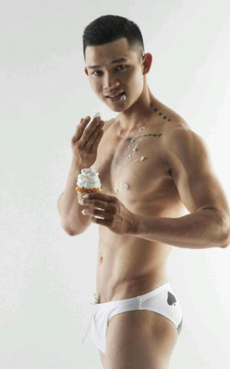 หนุ่มหล่อขึ้นปก 955.3