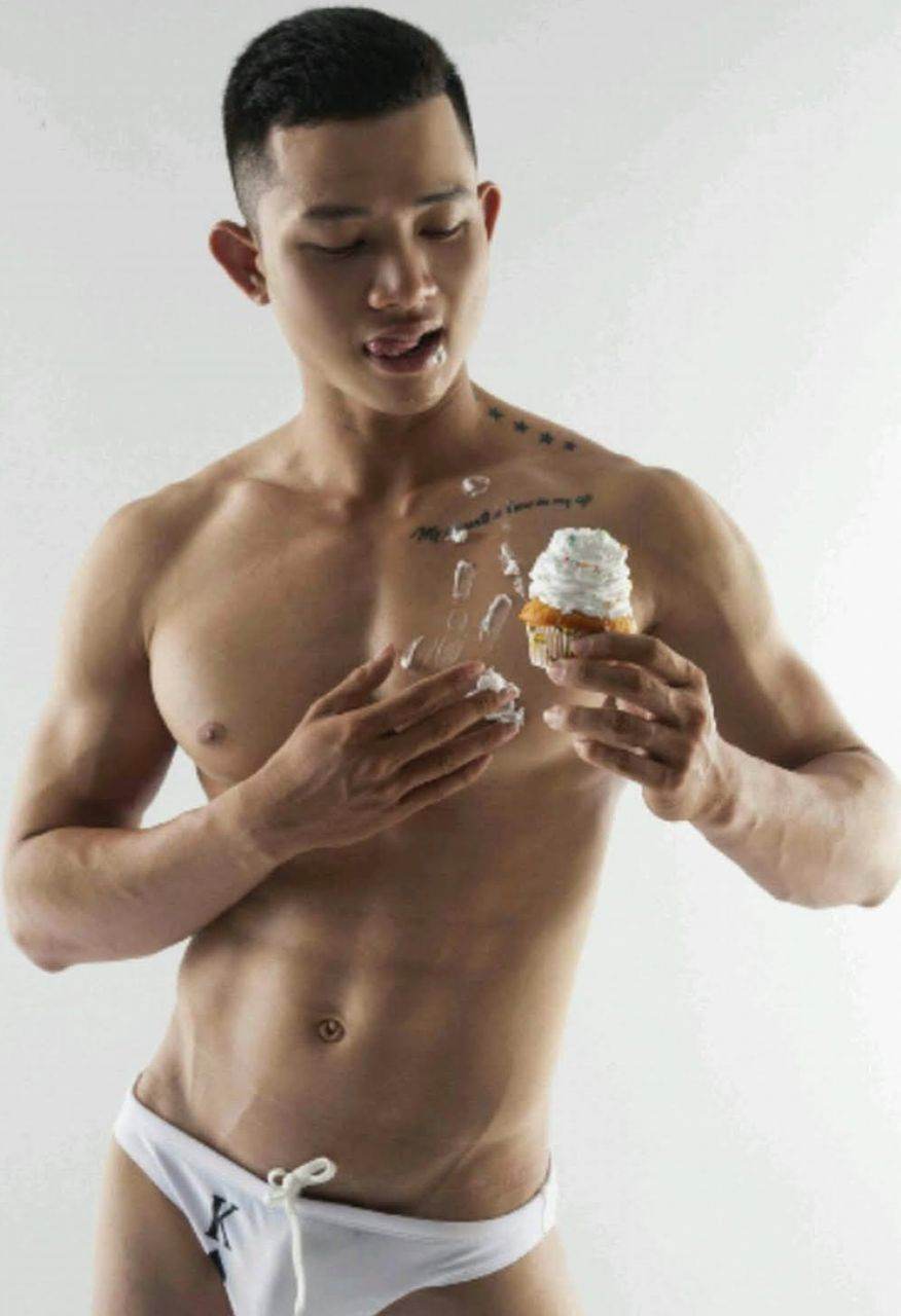หนุ่มหล่อขึ้นปก 955.3