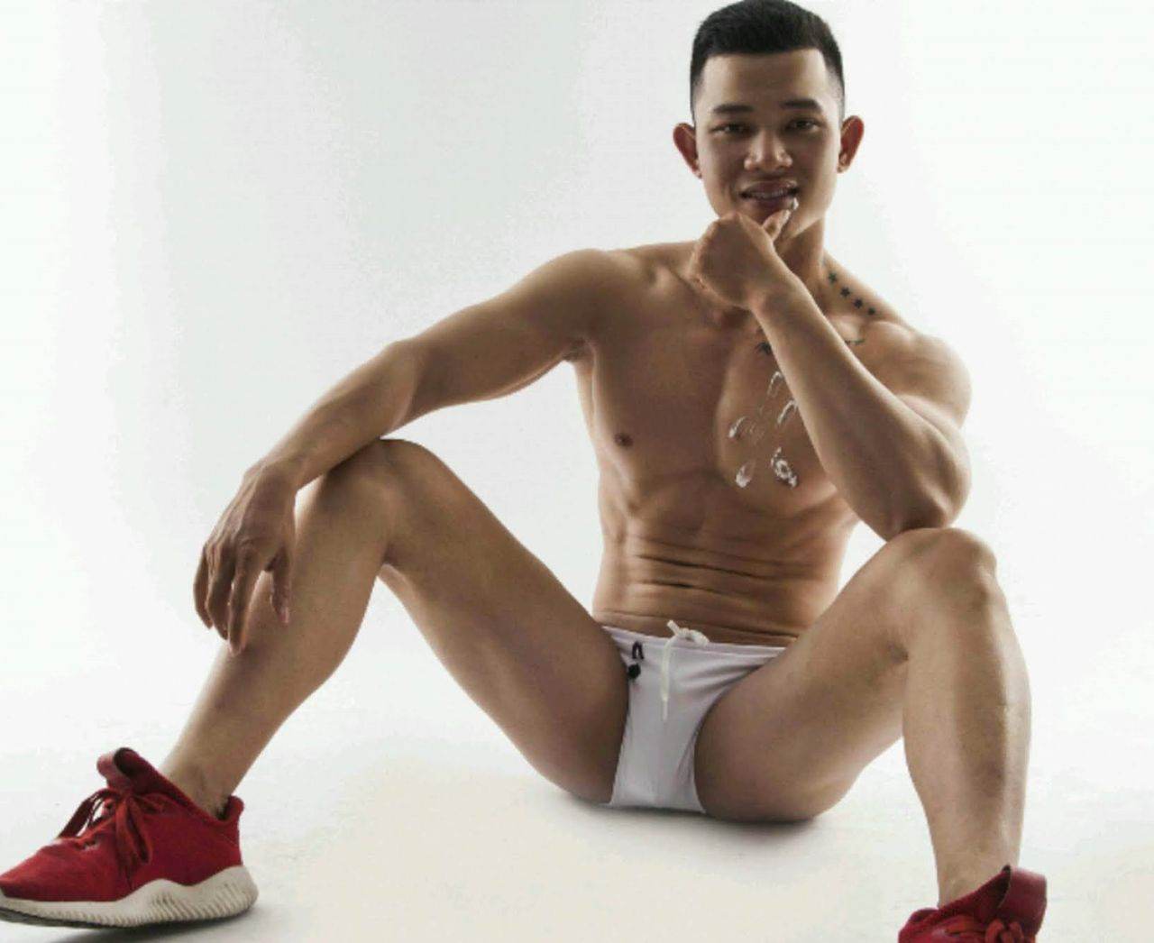 หนุ่มหล่อขึ้นปก 955.3