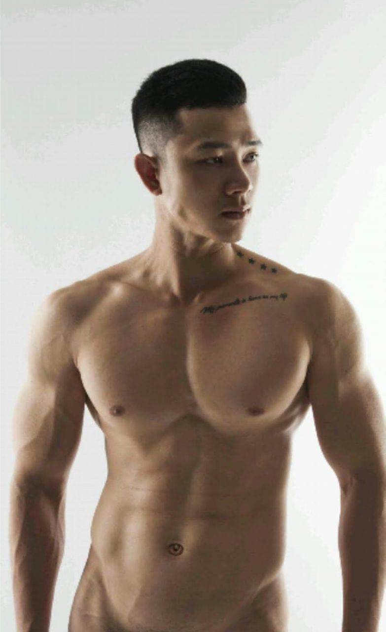 หนุ่มหล่อขึ้นปก 955.3