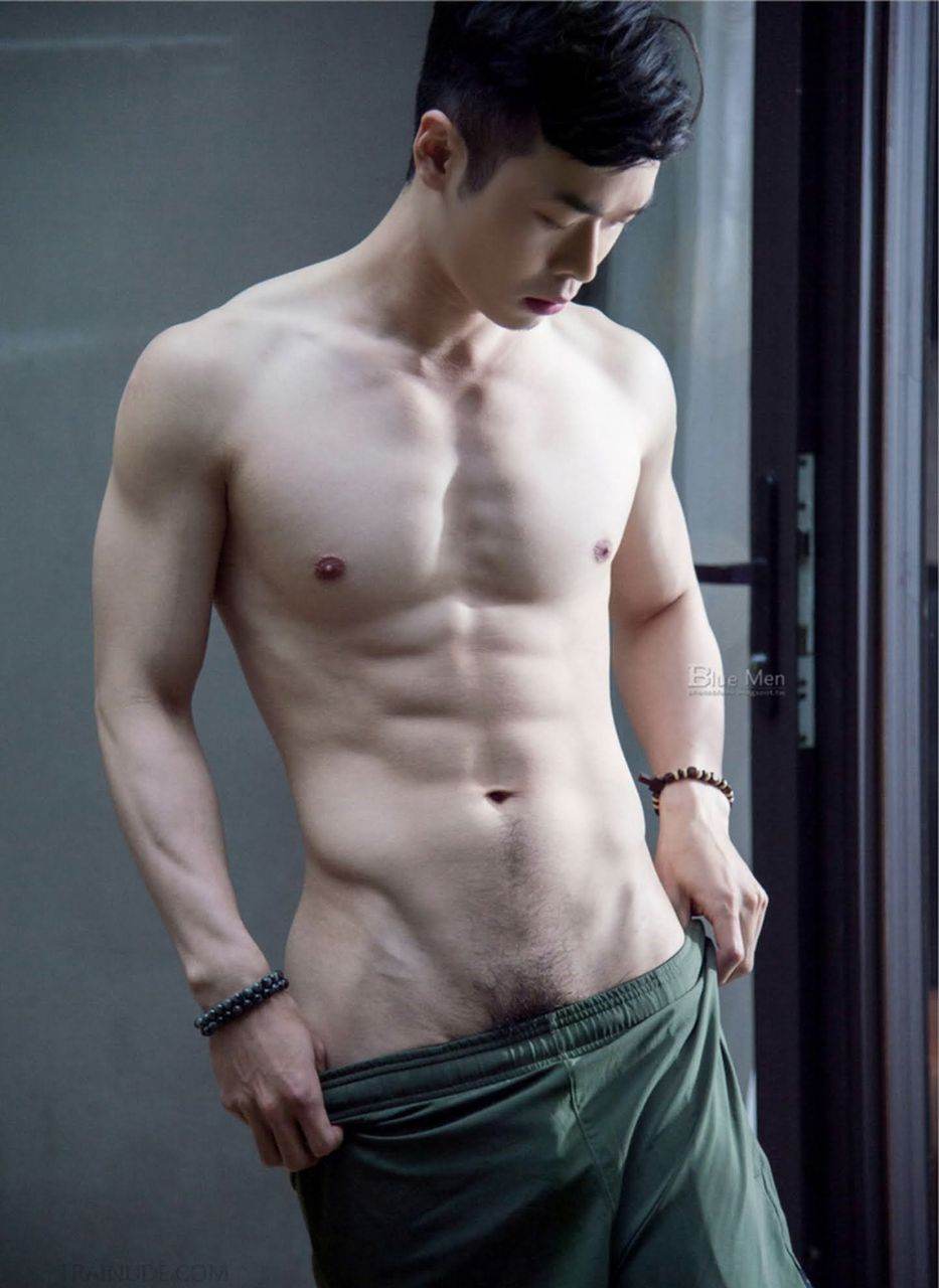 หนุ่มหล่อขึ้นปก 957.1