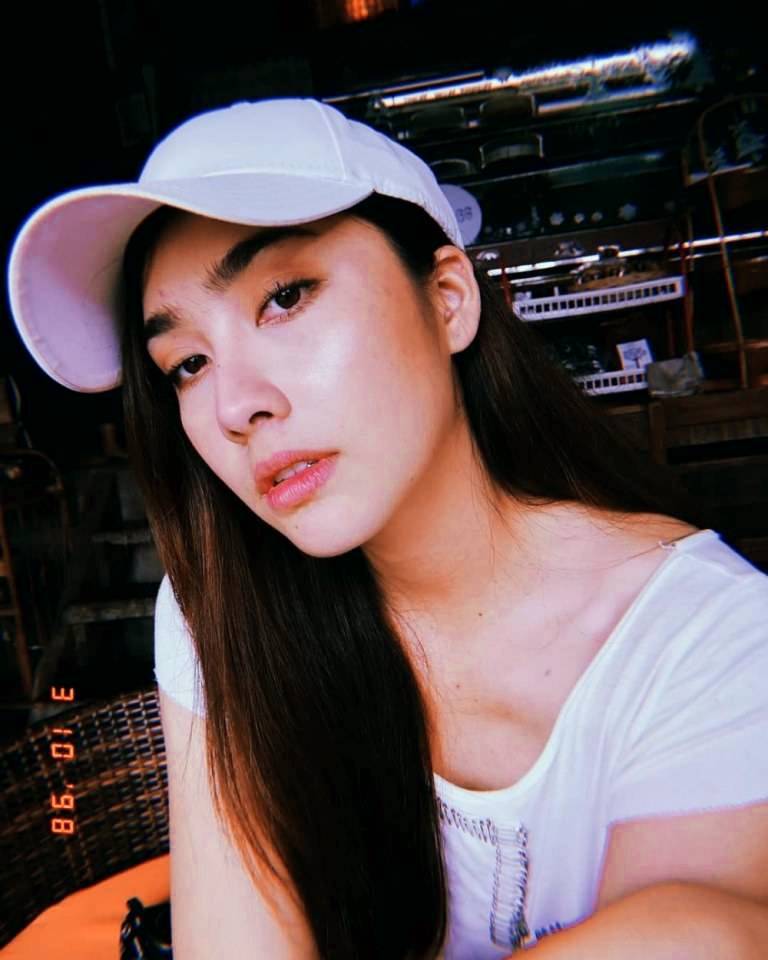 ฮาน่า ลีวิส เรื่อง ทางเสือผ่าน