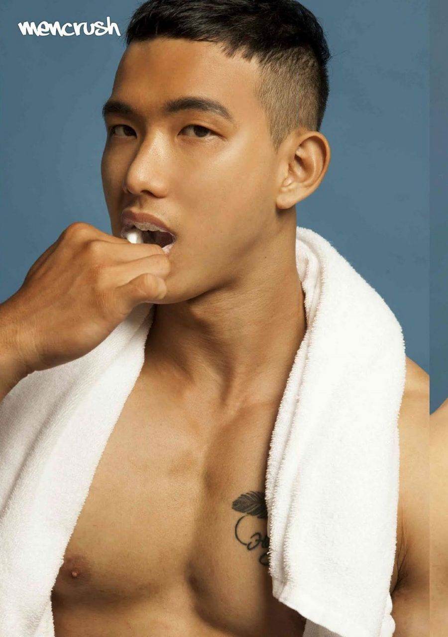 หนุ่มหล่อขึ้นปก 956.4