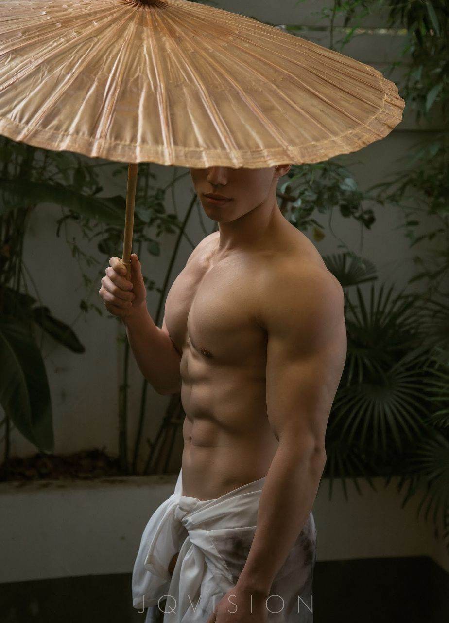 หนุ่มหล่อขึ้นปก 961.2