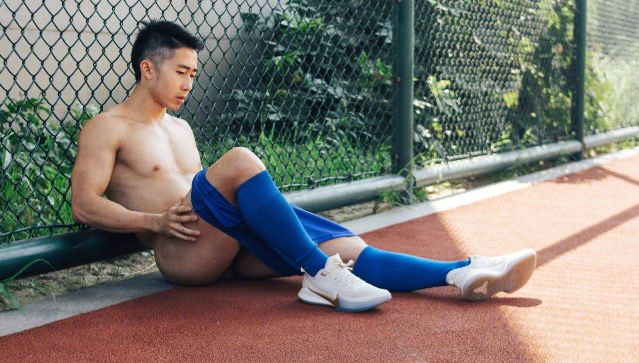 หนุ่มหล่อขึ้นปก 962.2