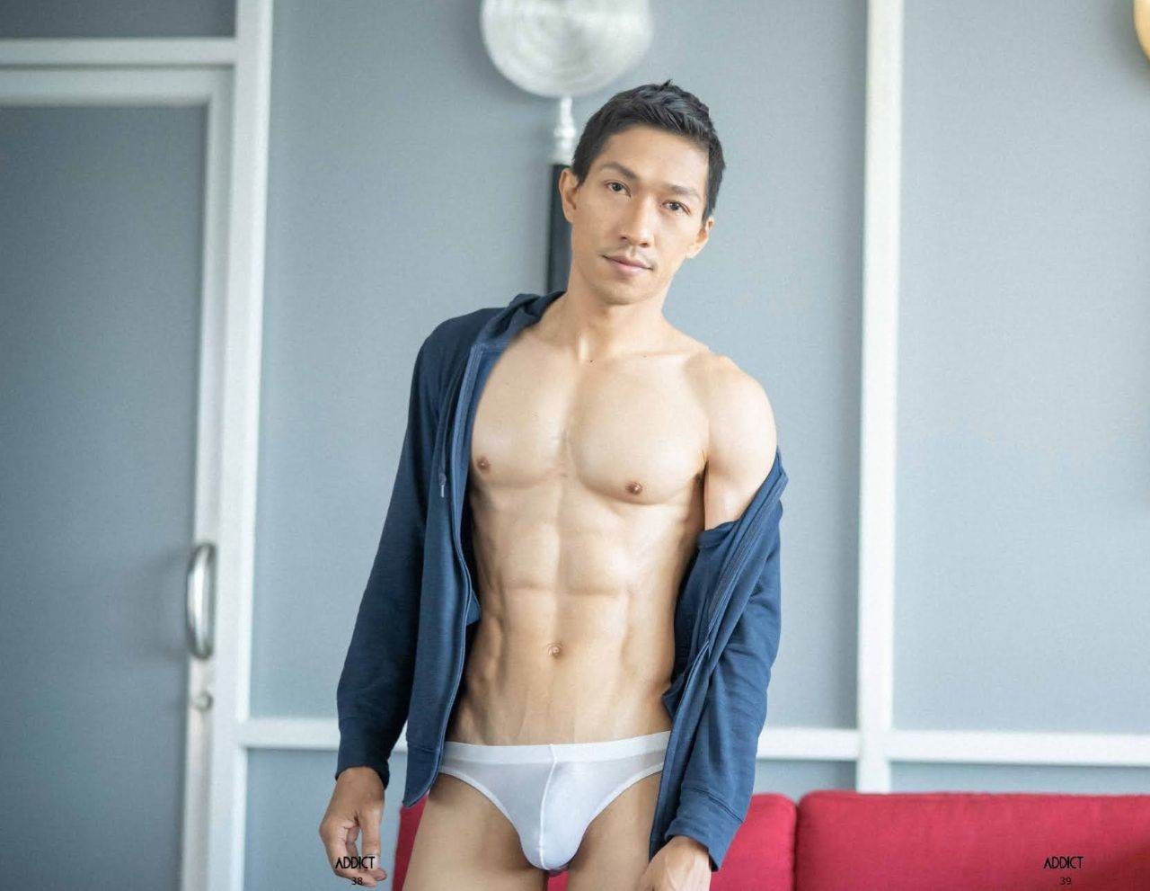 หนุ่มหล่อขึ้นปก 963.1