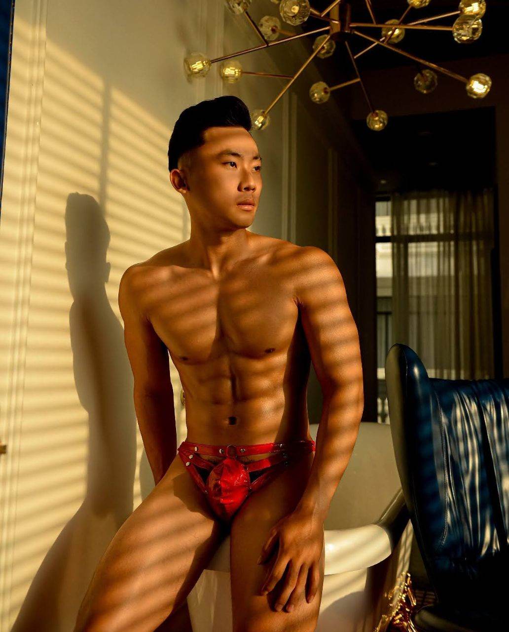 หนุ่มหล่อขึ้นปก 954.5